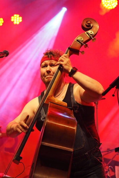 Rudolstadt-Festival 2023: Steve'n'Seagulls (Finnland): Jamppa (Foto: Manuela Hahnebach)