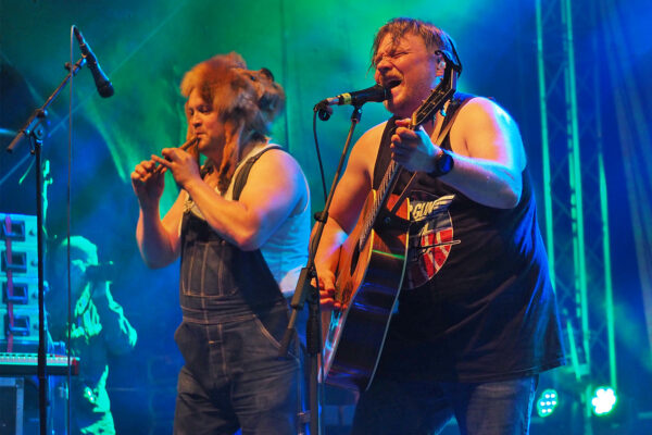 Rudolstadt-Festival 2023: Steve'n'Seagulls (Finnland): Hiltunen & Remmel (Foto: Manuela Hahnebach)