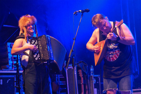 Rudolstadt-Festival 2023: Steve'n'Seagulls (Finnland): Hiltunen & Remmel (Foto: Manuela Hahnebach)