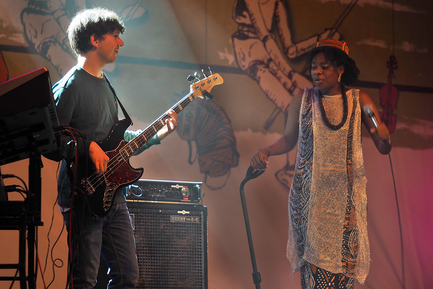 Rudolstadt Festival 2024: Marktplatz: Ki'Luanda + Moritz Neukam (Foto: Manuela Hahnebach)