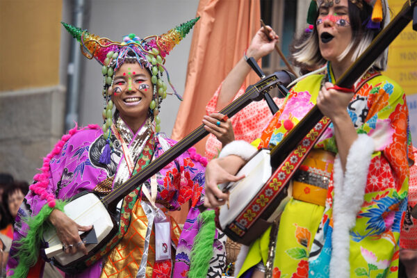 Rudolstadt Festival 2024: Schulplatz: Mitsune: Shiomi Kawaguchi + Youka Snell (Foto: Manuela Hahnebach)