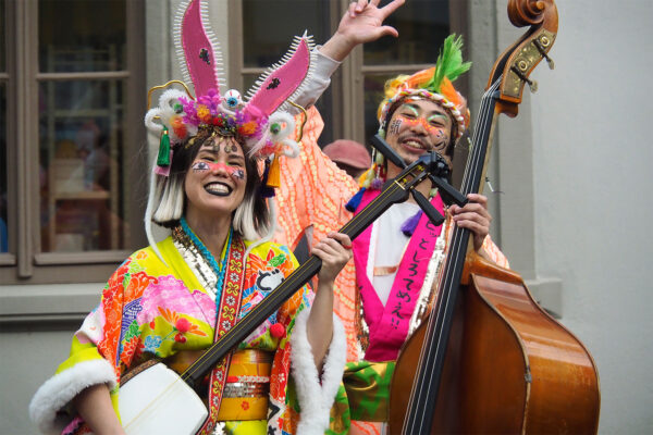 Rudolstadt Festival 2024: Schulplatz: Mitsune: Youka Snell + Daigo Nakai (Foto: Andreas Kuhrt)