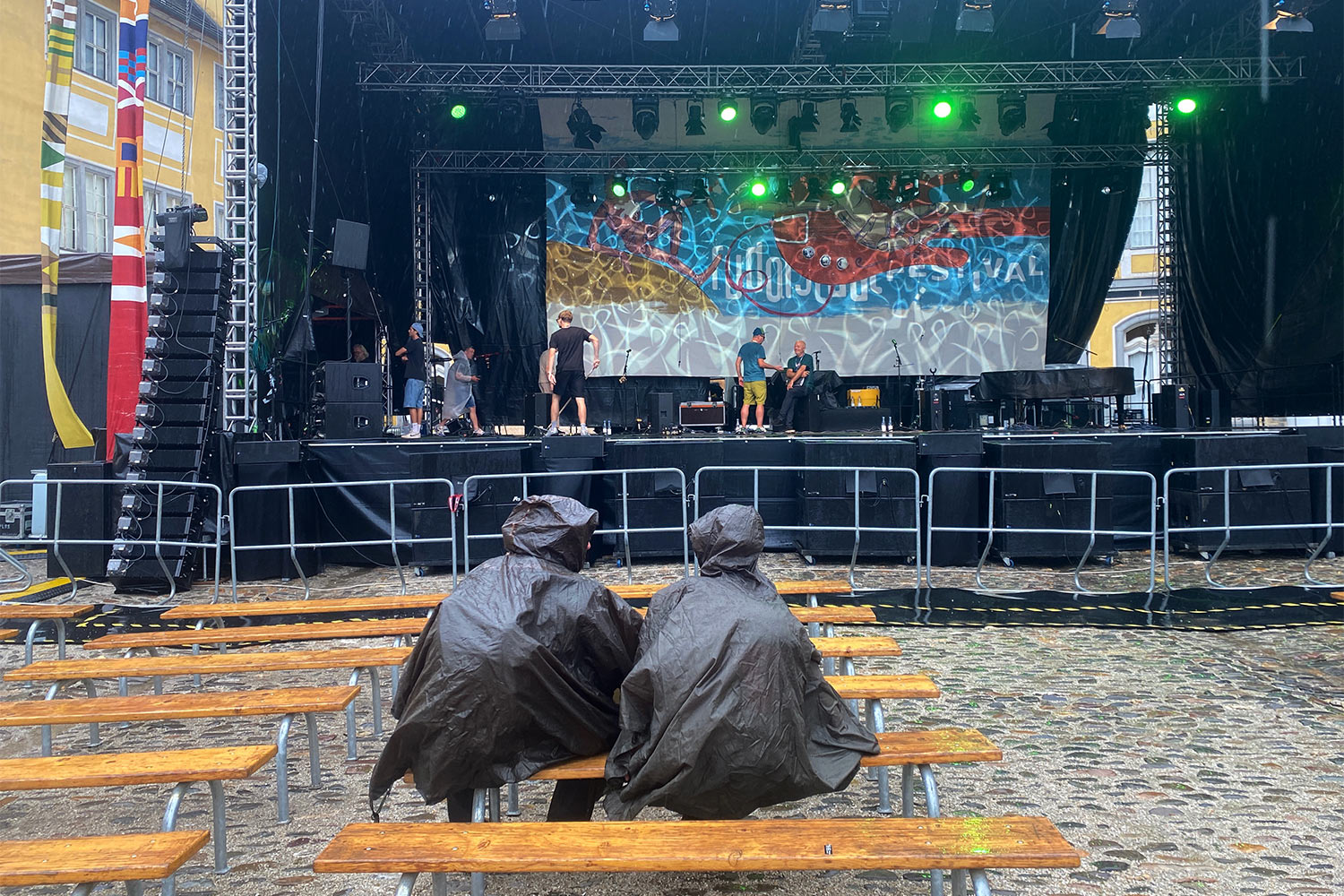 Rudolstadt Festival 2024: Große Bühne Heidecksburg: Regenguss (Foto: Andreas Kuhrt)