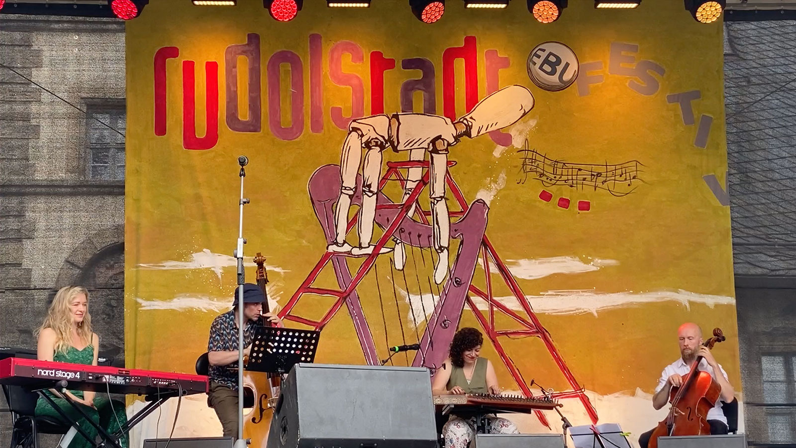 Rudolstadt Festival 2024: Burgterrasse: Maya Youssef (Foto: Andreas Kuhrt)