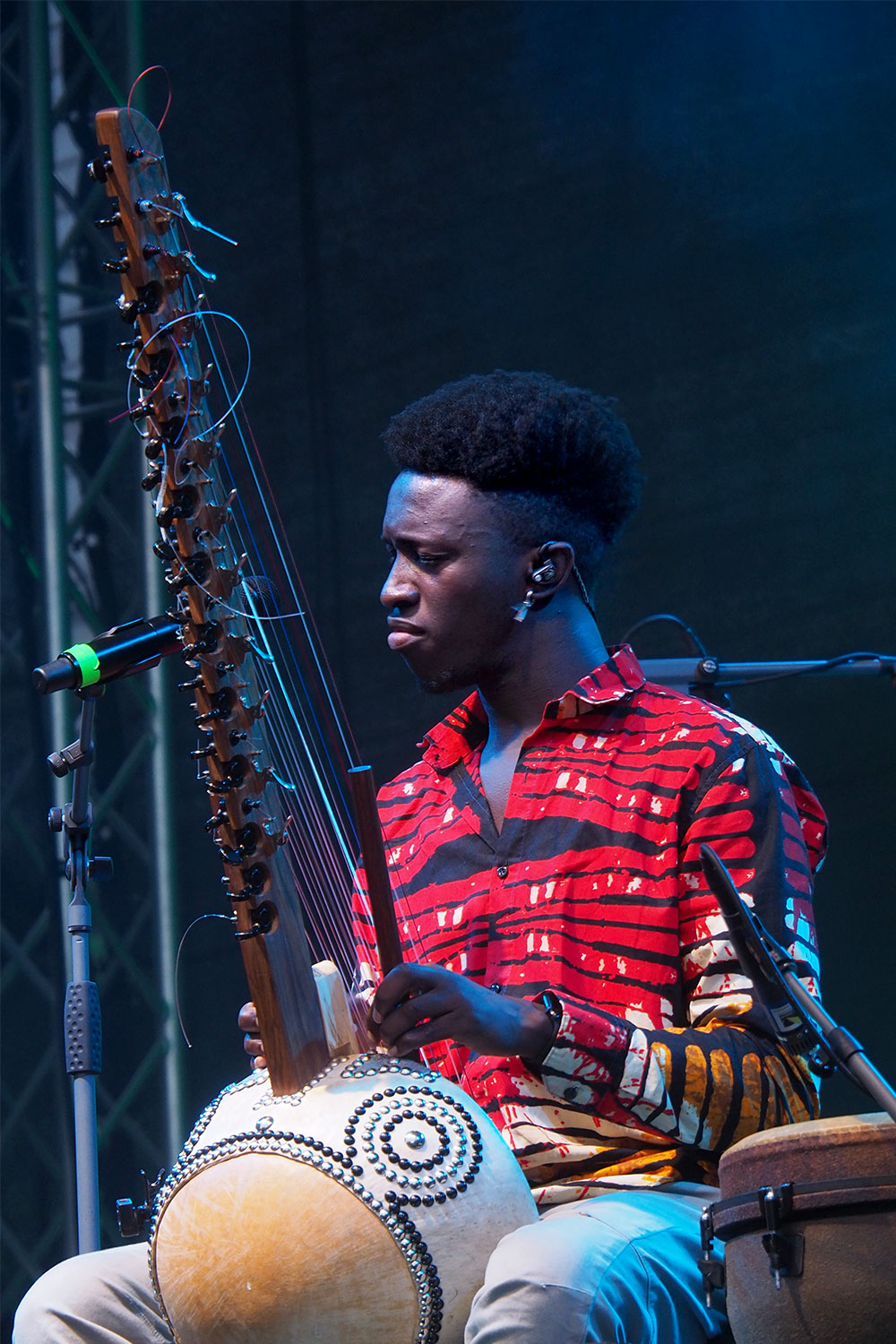 Rudolstadt Festival 2024: Burgterrasse: Momi Maiga (Foto: Manuela Hahnebach)