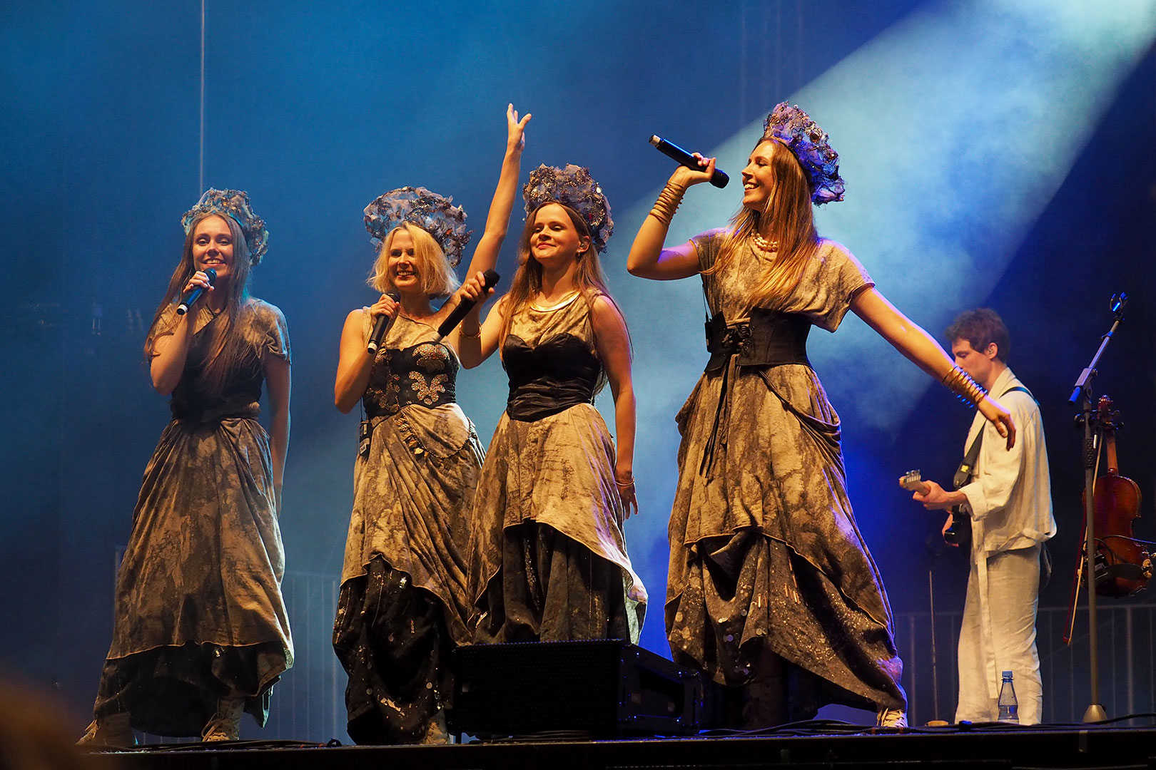 Rudolstadt Festival 2024: Große Bühne Marktplatz: Tautumeitas (Foto: Manuela Hahnebach)