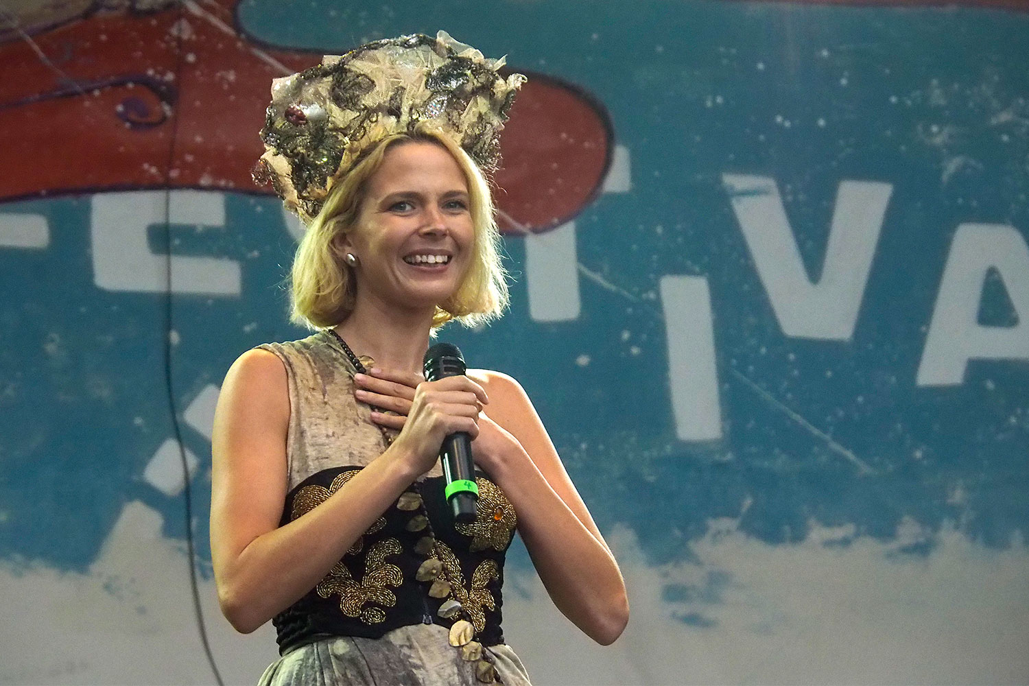 Rudolstadt Festival 2024: Große Bühne Heidecksburg: Tautumeitas: Asnate Rancāne (Foto: Andreas Kuhrt)