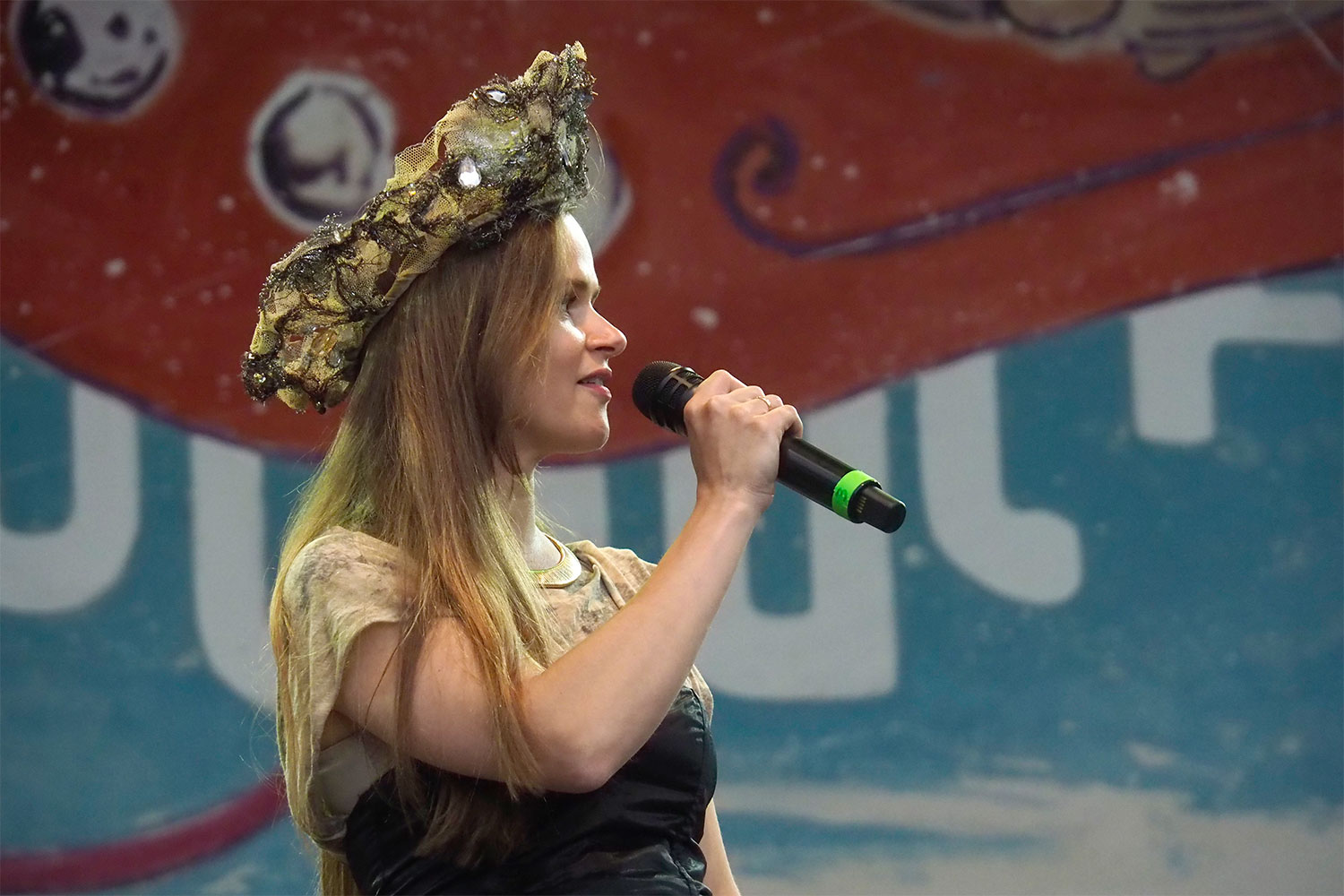 Rudolstadt Festival 2024: Große Bühne Heidecksburg: Tautumeitas: Laura Līcīte (Foto: Andreas Kuhrt)