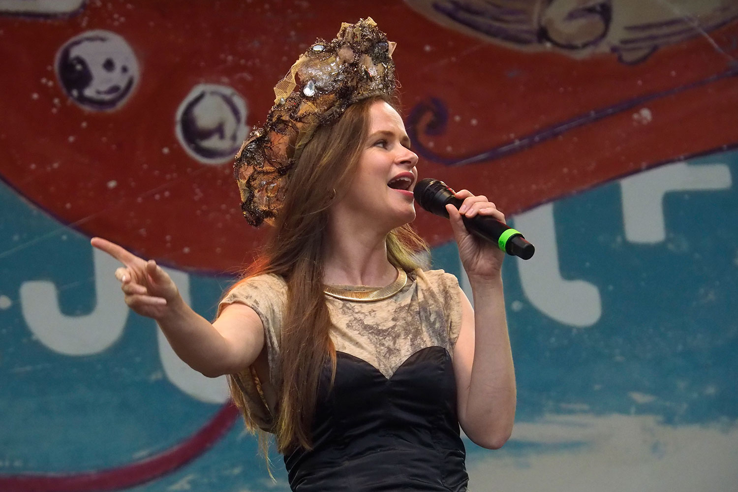 Rudolstadt Festival 2024: Große Bühne Heidecksburg: Tautumeitas: Laura Līcīte (Foto: Andreas Kuhrt)