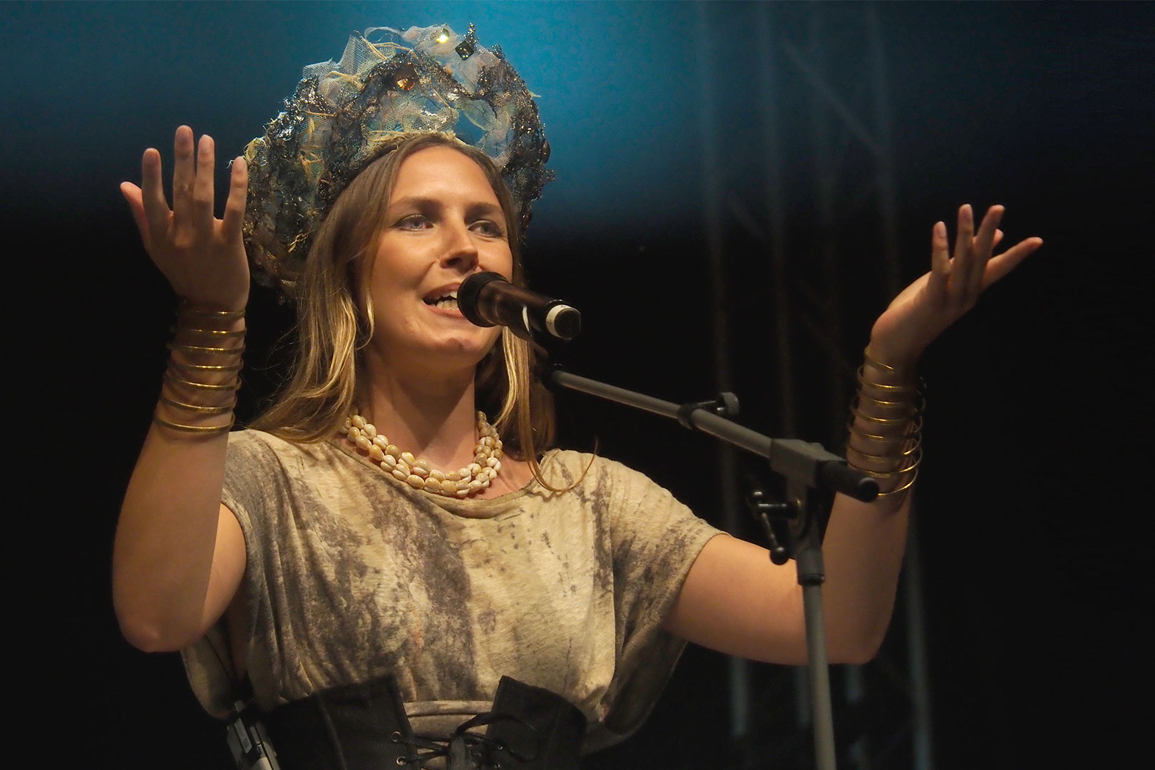 Rudolstadt Festival 2024: Große Bühne Marktplatz: Tautumeitas: Annemarija Moiseja (Foto: Andreas Kuhrt)