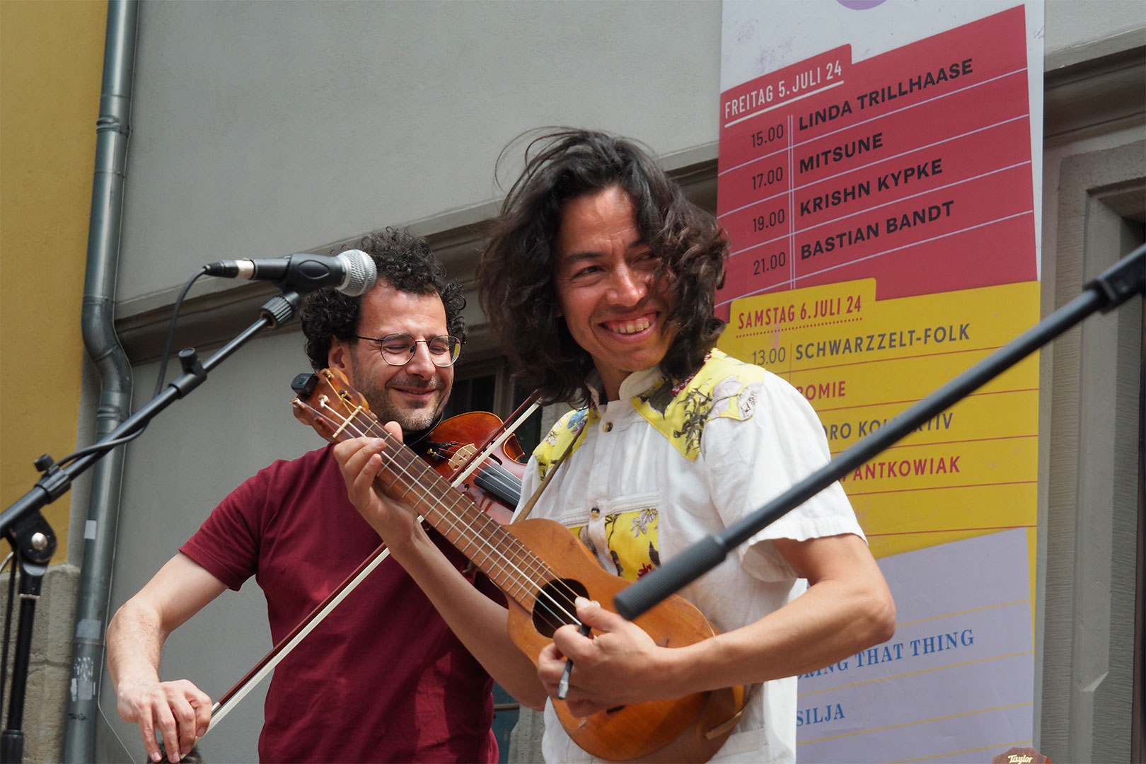 Rudolstadt Festival 2024: Schulplatz: Riosentí: Geiger + Josué Avalos (Foto: Andreas Kuhrt)