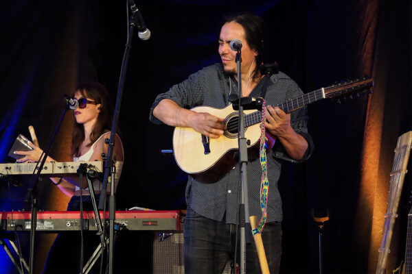 Rudolstadt Festival 2024: Calle Mambo: Isidora Urrutia + Errki Pertti Nylund Campusano (Foto: Andreas Kuhrt)