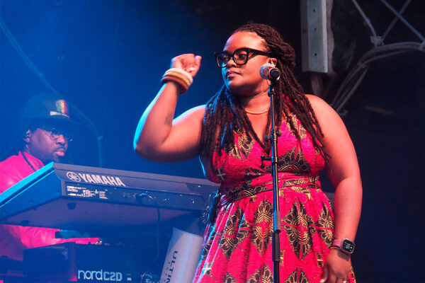 Rudolstadt Festival 2024: Julian Marley + The Uprising: Karene Brown (Foto: Andreas Kuhrt)