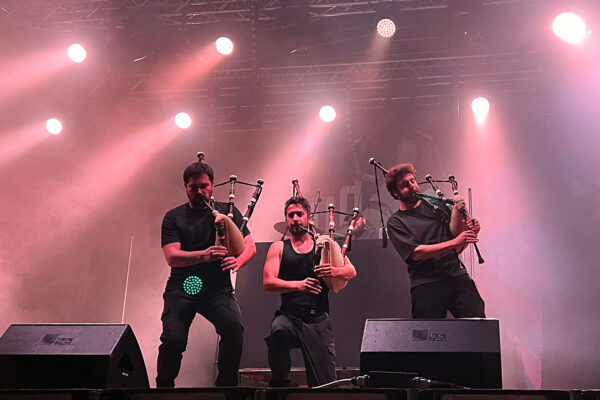 Rudolstadt Festival 2024: Noon: Pierre Thebáult, Ewen Couriaut, Etienne Chauzier (Foto: Manuela Hahnebach)