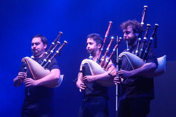 Rudolstadt Festival 2024: Noon: Pierre Thebáult, Ewen Couriaut, Etienne Chauzier (Foto: Andreas Kuhrt)