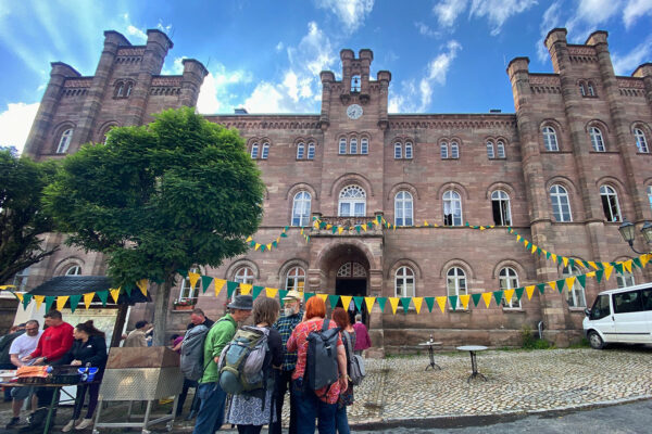 Rudolstadt Festival 2024: Rathaus Teichel (Foto: Andreas Kuhrt)