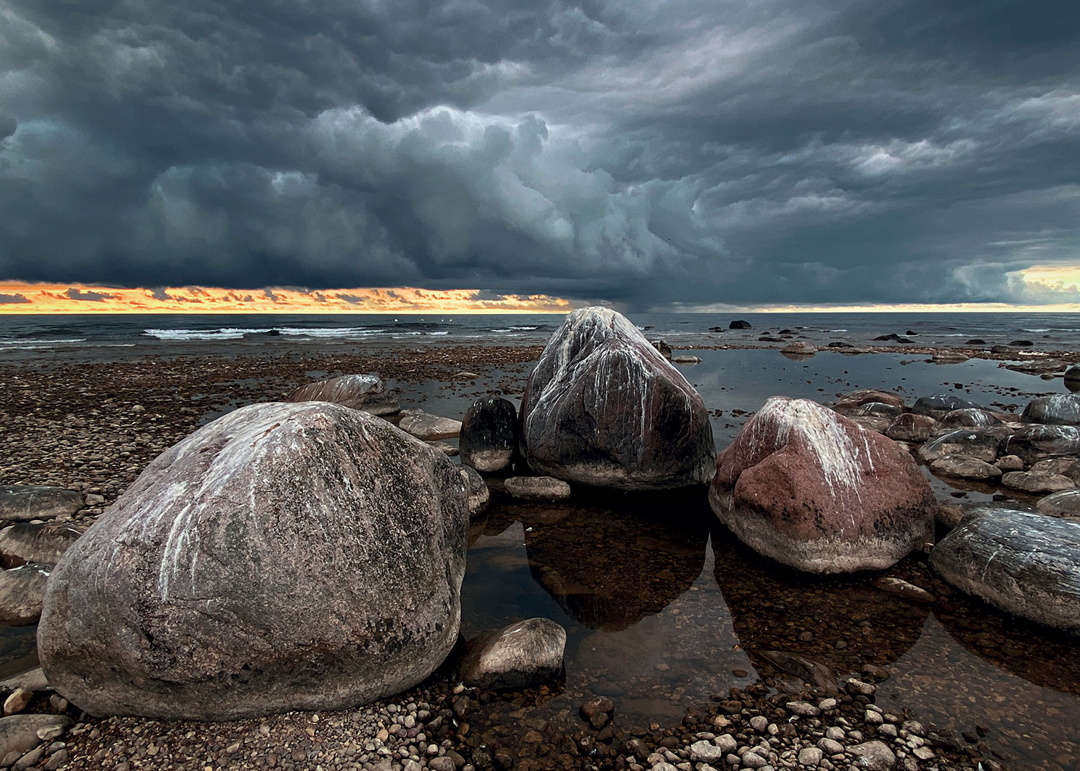 Fotoclub-Kontrast-Ausstellung "Schau!": Da braut sich was zusammen (Hiiumaa, Estland)(Foto: Andreas Kuhrt)