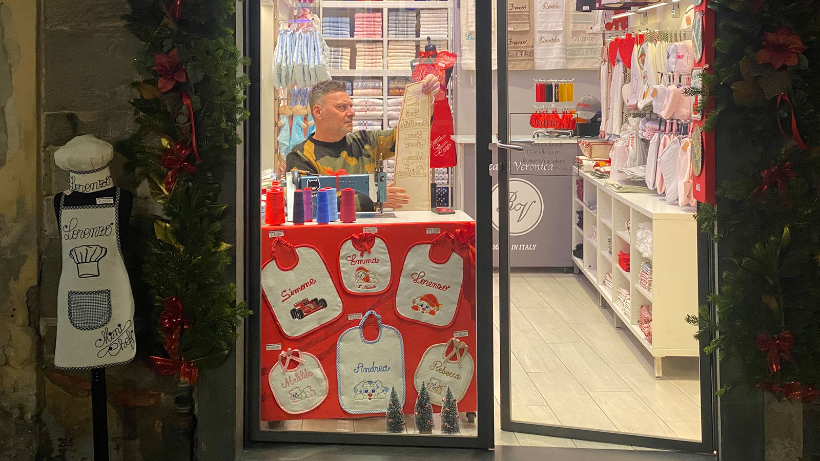 Italien 2025: Lucca: Nähstube in der Altstadt (Foto: Andreas Kuhrt)