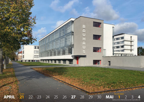 Fotokalender 2025: bauhaus + dessau: Werkstattbau an der Gropiusallee (Foto/Gestaltung: Andreas Kuhrt)