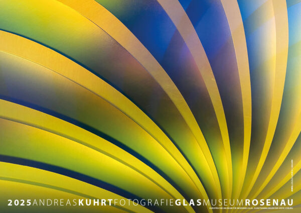 Fotokalender 2025: Glas: Jewel (László Lukási) (Foto/Gestaltung: Andreas Kuhrt)