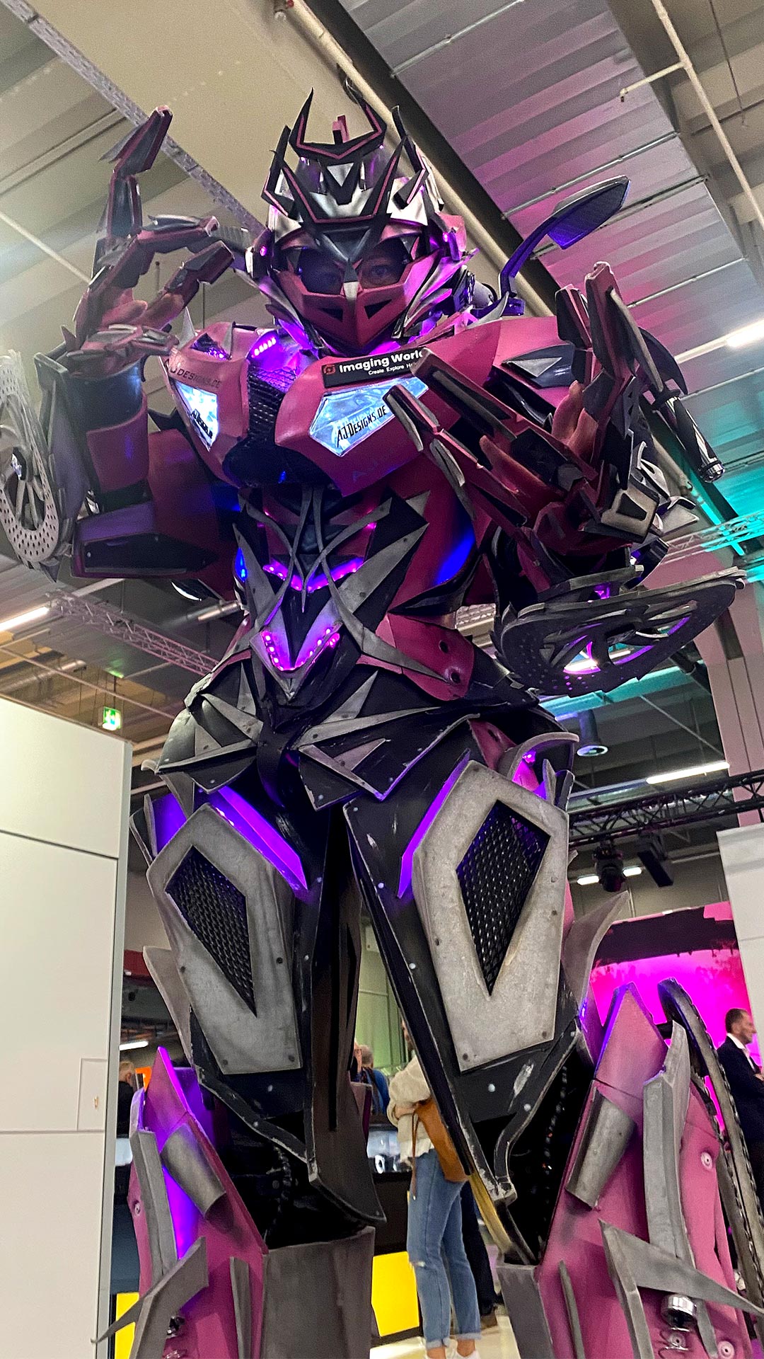 Fotomesse Imaging World Nürnberg 2025: Roboterkostüm Atheena (Foto: Andreas Kuhrt)