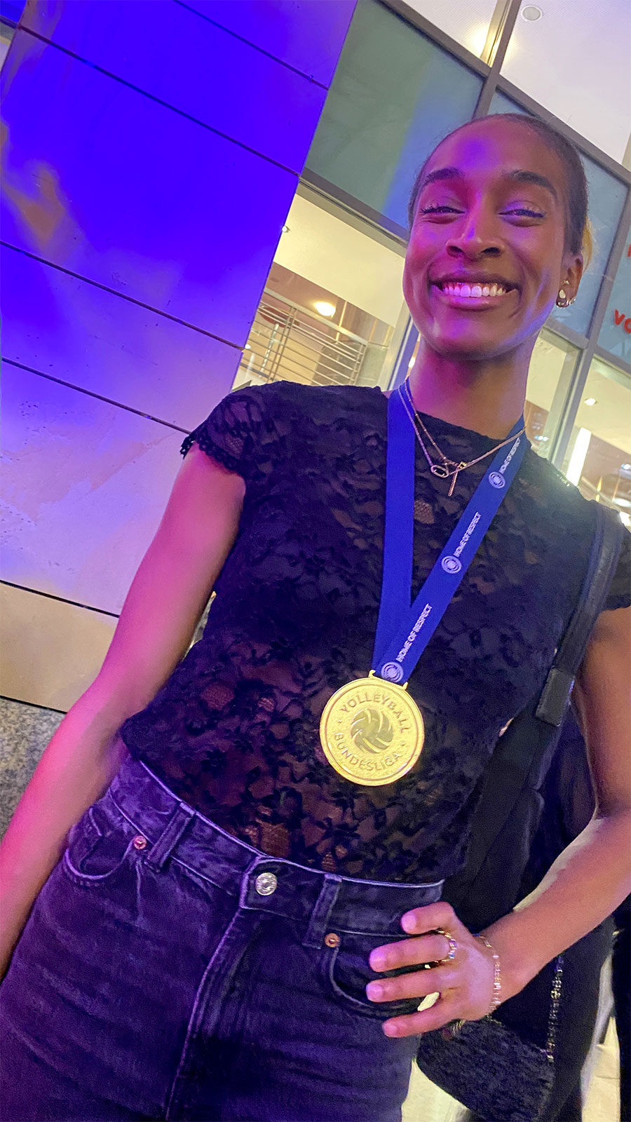 Suhl, CCS Atrium: Saisonabschluss 2026 Volleyball Frauen-Team VfB Suhl Lotto Thüringen: Sanaá Dotson (*2000, Houston/USA, Außenangriff, Nr. 9) (Foto: Andreas Kuhrt)