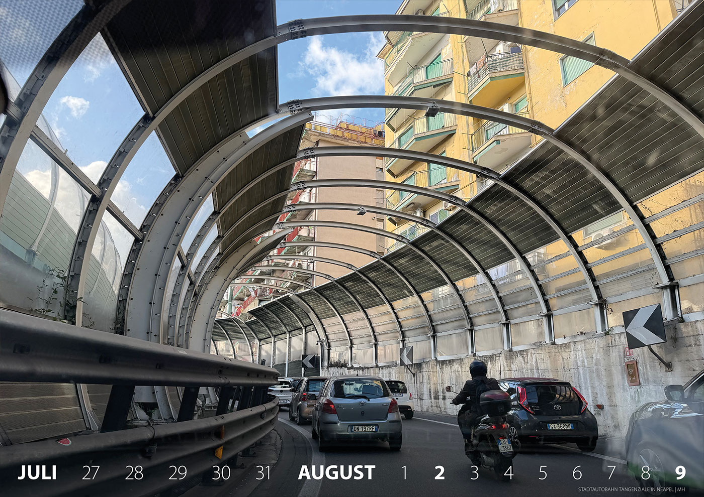 Fotokalender 2026: Italien: Stadtautobahn Tangenziale in Neapel (Foto: Manuela Hahnebach)