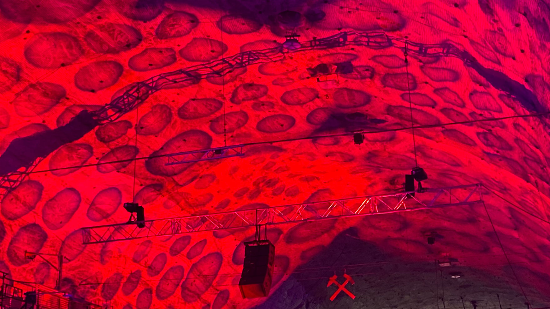 Erlebnis Bergwerk Merkers 2026: Konzert Schiller: Farb-Projektion (Foto: Andreas Kuhrt)