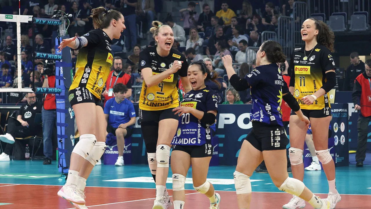 DVV-Pokalfinale 2025/26: SAP Arena Mannheim, 28.02.2026: Pokalsiegerinnen VfB Suhl Lotto Thüringen (Quelle: mdr)