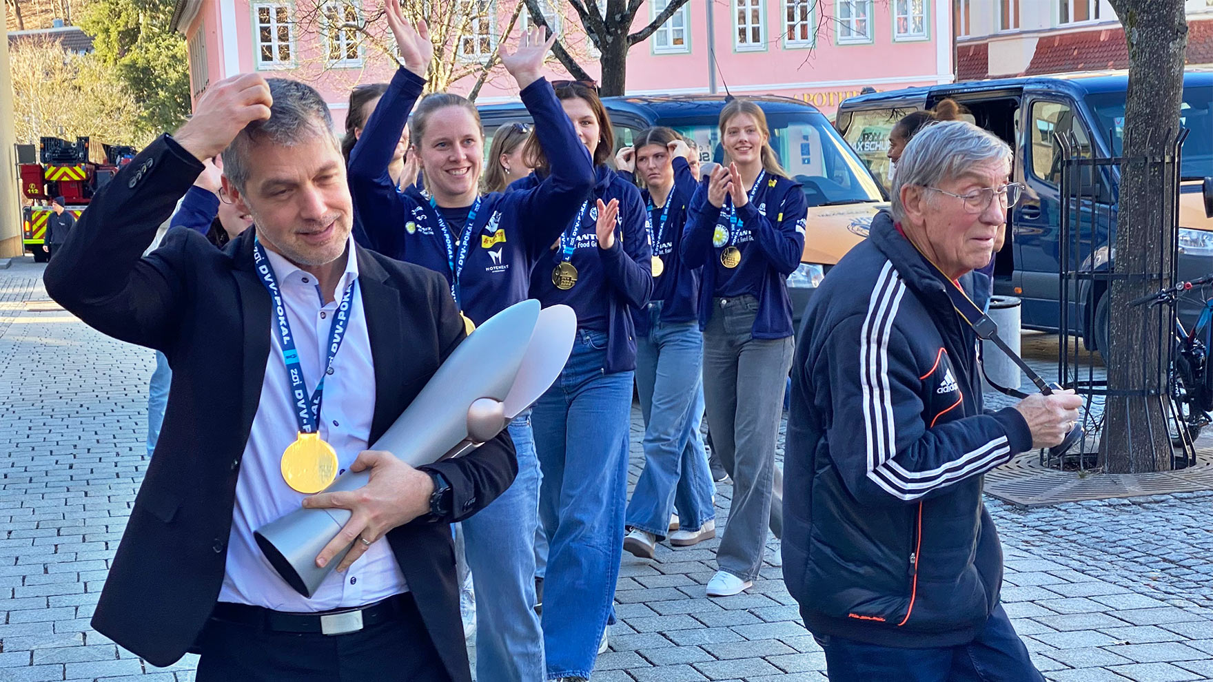 Suhl, Altes Rathaus, 02.03.2026: Empfang der Bundesliga-Volleyballerinnen VfB Suhl Lotto Thüringen: Pokalsiegerinnen 2026 (Foto: Andreas Kuhrt)