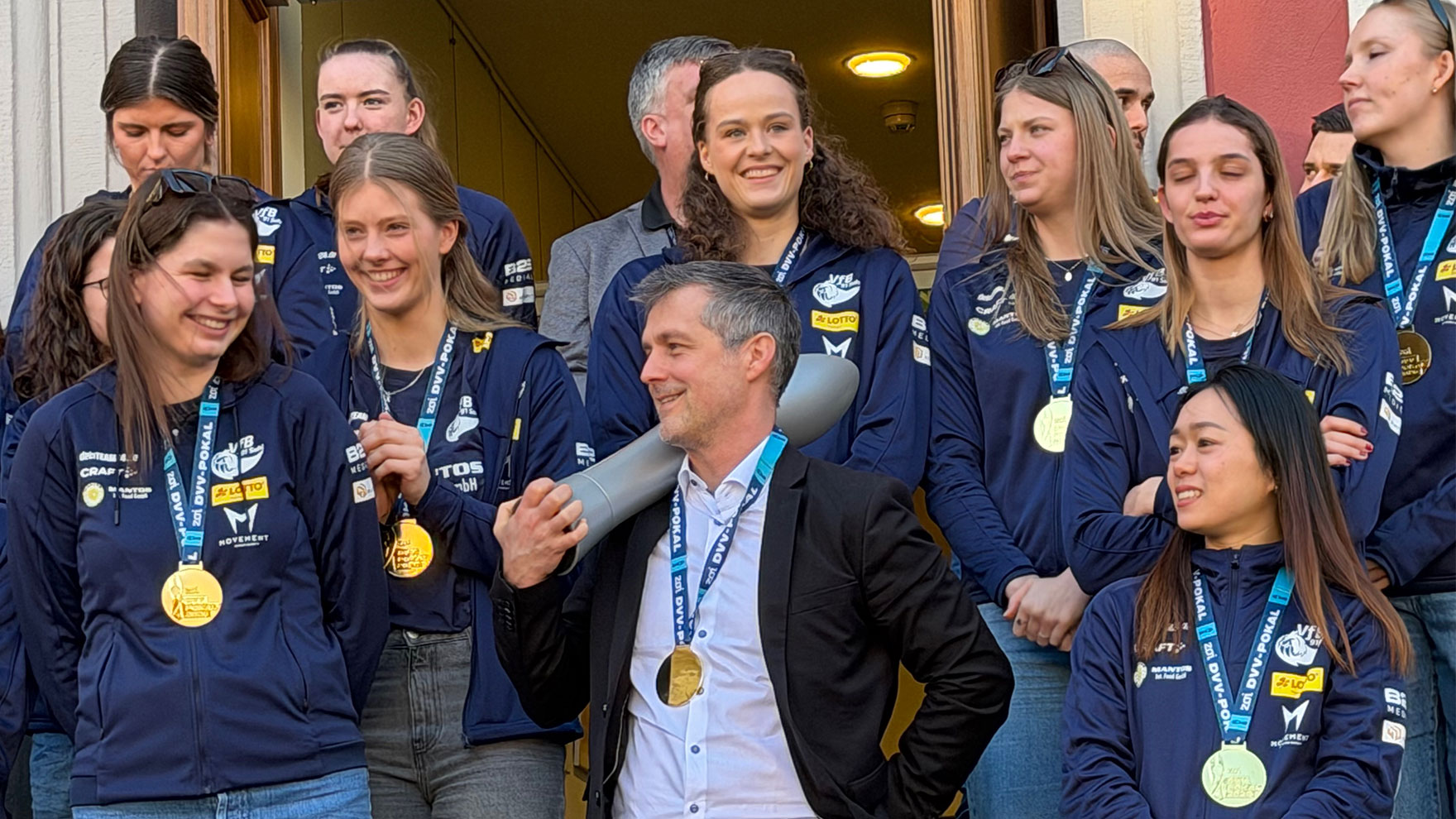 Suhl, Altes Rathaus, 02.03.2026: Empfang der Bundesliga-Volleyballerinnen VfB Suhl Lotto Thüringen: Pokalsiegerinnen 2026 (Foto: Manuela Hahnebach)