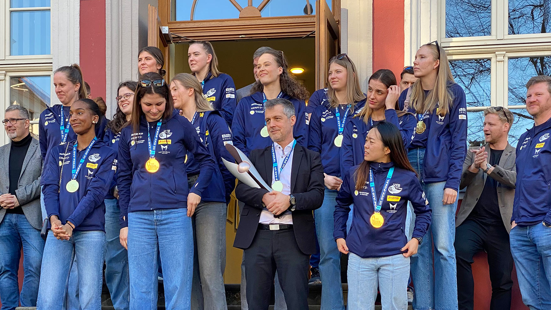 Suhl, Altes Rathaus, 02.03.2026: Empfang der Bundesliga-Volleyballerinnen VfB Suhl Lotto Thüringen: Pokalsiegerinnen 2026 (Foto: Andreas Kuhrt)