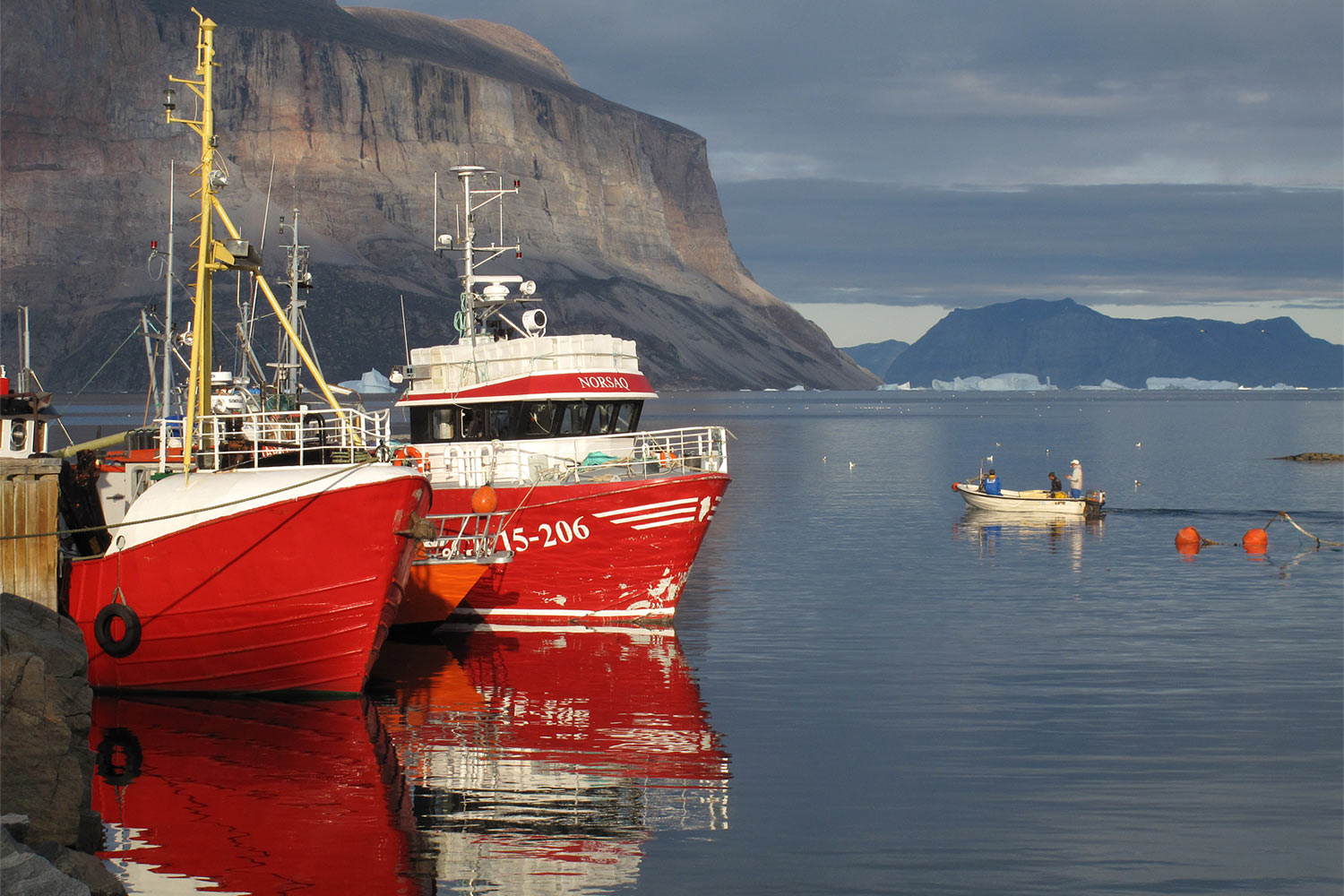 Boote . Uummannaq . Grönland . 2009 (Foto: Manuela Hahnebach)