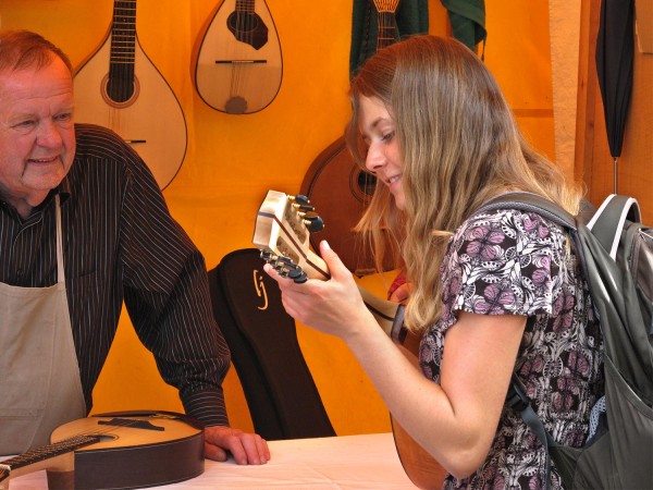 Christian Sandner . Mandolinenbau . TFF . Rudolstadt . 2012 (Foto: Andreas Kuhrt)