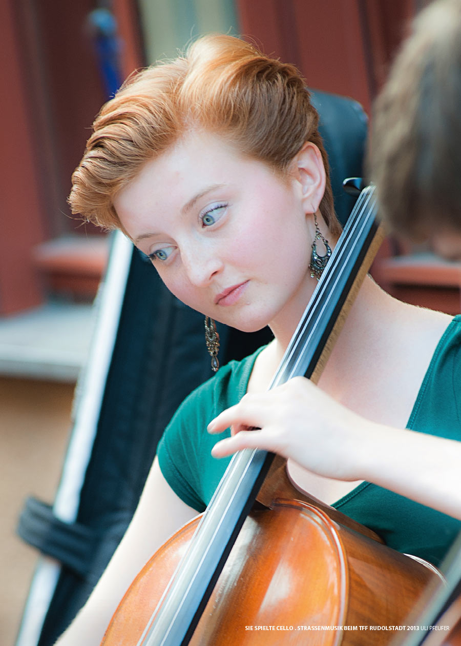 Cellospielerin . TFF Rudolstadt 2013 (Foto: Uli Pfeufer)