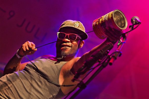 Jupiter & Okwess: Blaise Sewika Boyite . Rudolstadt-Festival 2017 (Foto: Manuela Hahnebach)