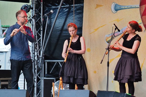 Tuultenpesä: Jonas Simonson, Kirsi Ojala & Mimmi Laaksonen . Rudolstadt-Festival 2017 (Foto: Manuela Hahnebach)