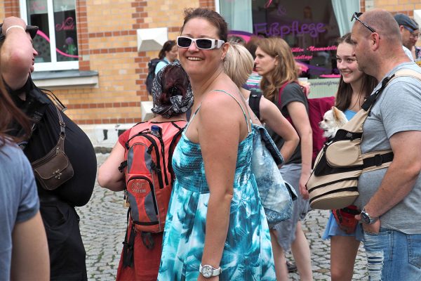 Festivalbesucher in der Marktstraße . Rudolstadt-Festival 2017 (Foto: Manuela Hahnebach)