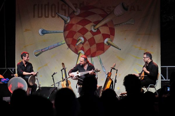 Neumarkt: Chemirani López Petrakis . Rudolstadt-Festival 2017 (Foto: Manuela Hahnebach)