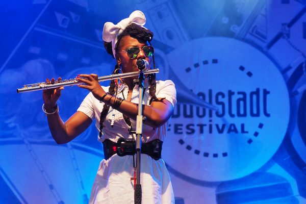 La Dame Blanche: Yaïté Ramos Rodriguez . Rudolstadt-Festival 2017 (Foto: Manuela Hahnebach)