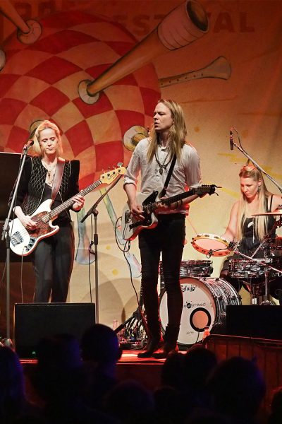 Tina Dico, Helgi Jónsson & Marianne Lewandowski . Rudolstadt-Festival 2017 (Foto: Manuela Hahnebach)