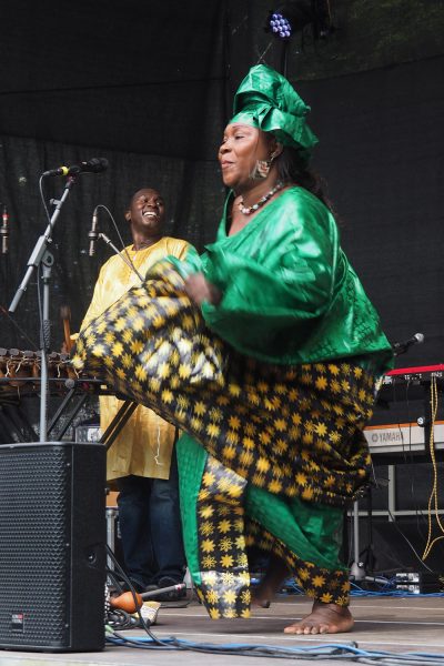 Trio Da Kali: Fodé Lassana Diabaté & Awa Kassé Mady Diabaté . Rudolstadt-Festival 2017 (Foto: Manuela Hahnebach)