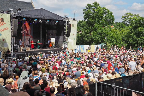 Burgterrasse: Mari Kalkun & Runorun (Finnland) . Rudolstadt-Festival 2018 (Foto: Manuela Hahnebach)