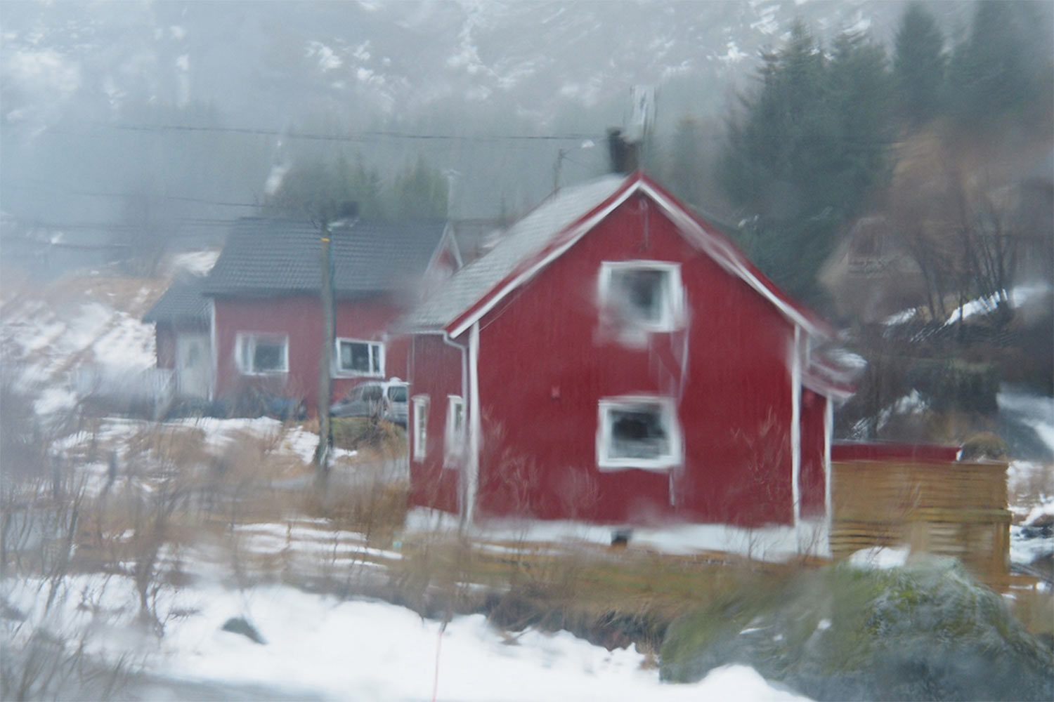 Regen in Nusfjord . Flakstadøya . Lofoten . 2013 (Foto: Manuela Hahnebach)
