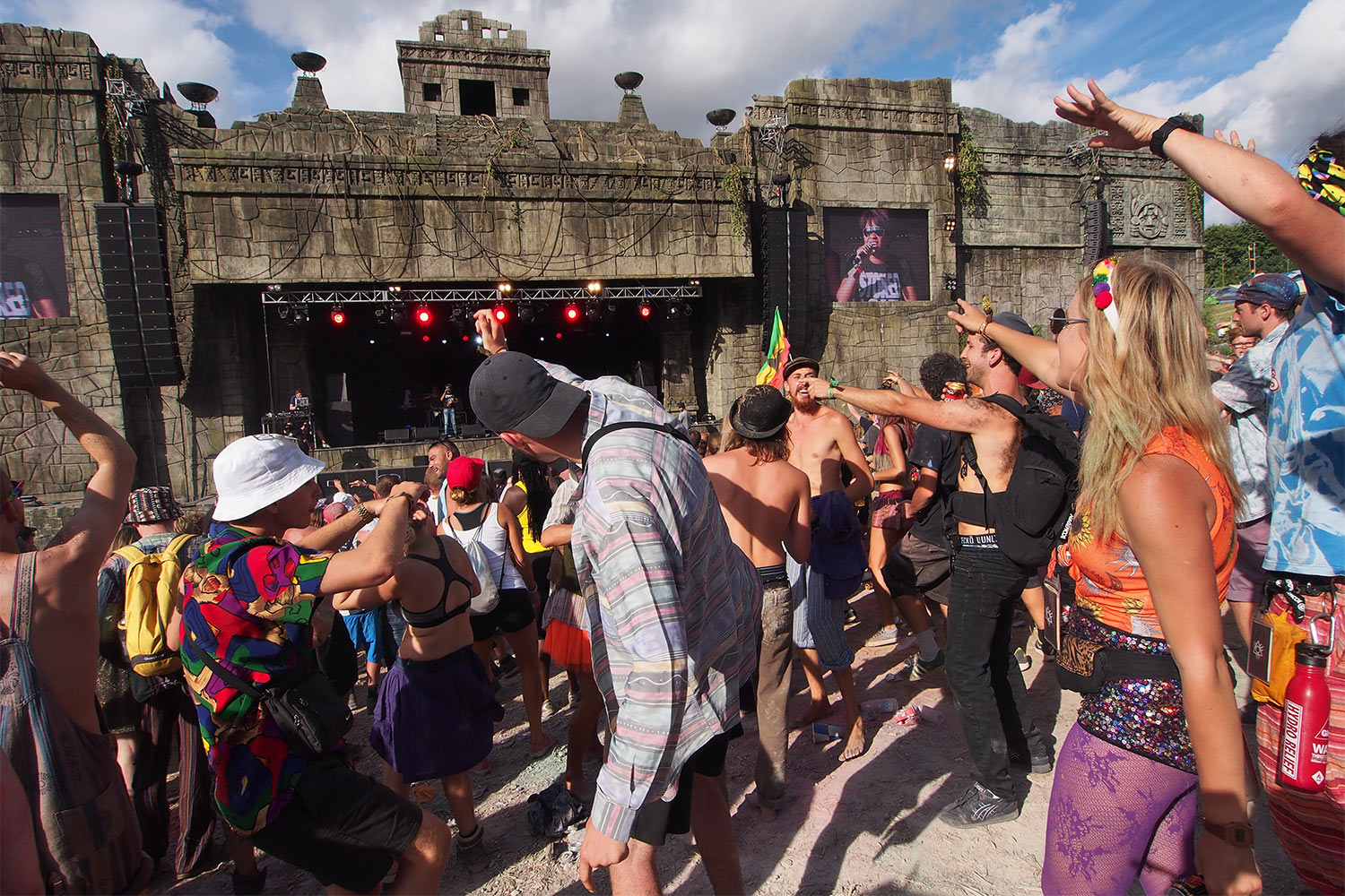 EM087967-mh-2016-08-13-suedengland-boomtown-trenchtown-lions-den-tanya-stephens Tanya Stephens . Lion's Den in Trenchtown . Boomtown Fair . Matterley Estate bei Winchester . Sussex . Südengland (Foto: Manuela Hahnebach)
