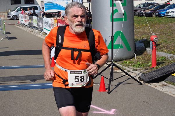 Südthüringentrail 2018 . Im Simson-Gewerbepark im Ziel: Gerd Hantsche