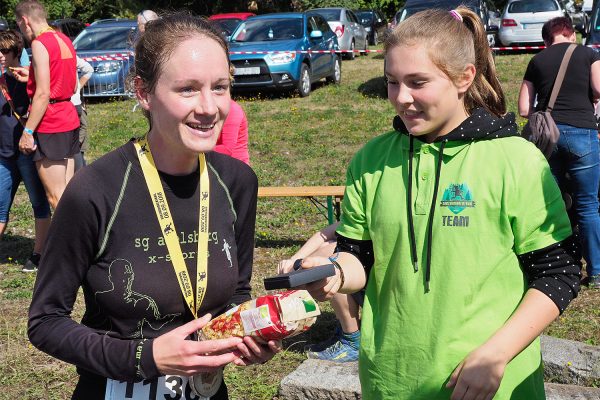 Südthüringentrail 2018 . Im Simson-Gewerbepark im Ziel: Anne Gründler