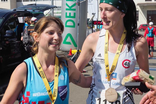 Südthüringentrail 2018 . Im Simson-Gewerbepark im Ziel: Kathrin Werner, Vera Brunner