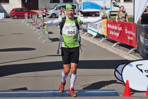 Südthüringentrail 2018 . Im Simson-Gewerbepark im Ziel: Stephan Holland