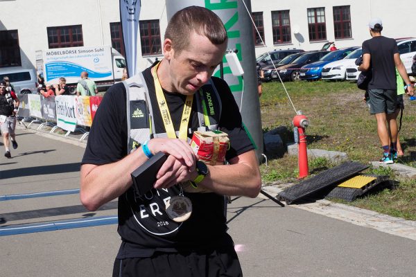 Südthüringentrail 2018 . Im Simson-Gewerbepark im Ziel: Enrico Heimrich